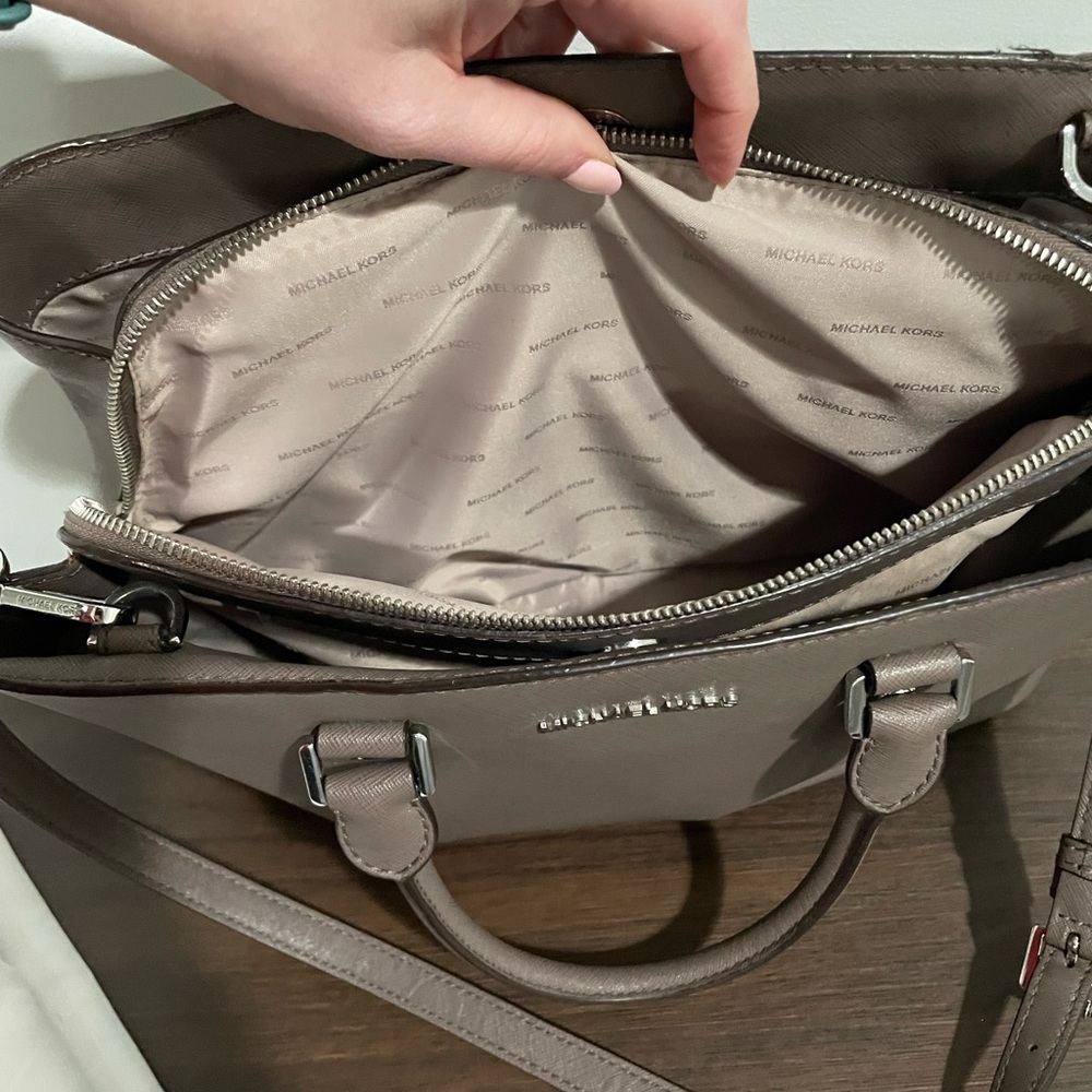 EUC - {MICHAEL Michael Kors} STUDIO SAVANNAH LARGE SATCHEL - Cinder 190049690635 - Picture 6 of 12